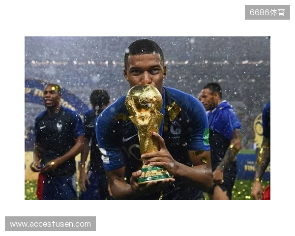 懂球帝2025年10月足坛MVP：姆巴佩蝉联！